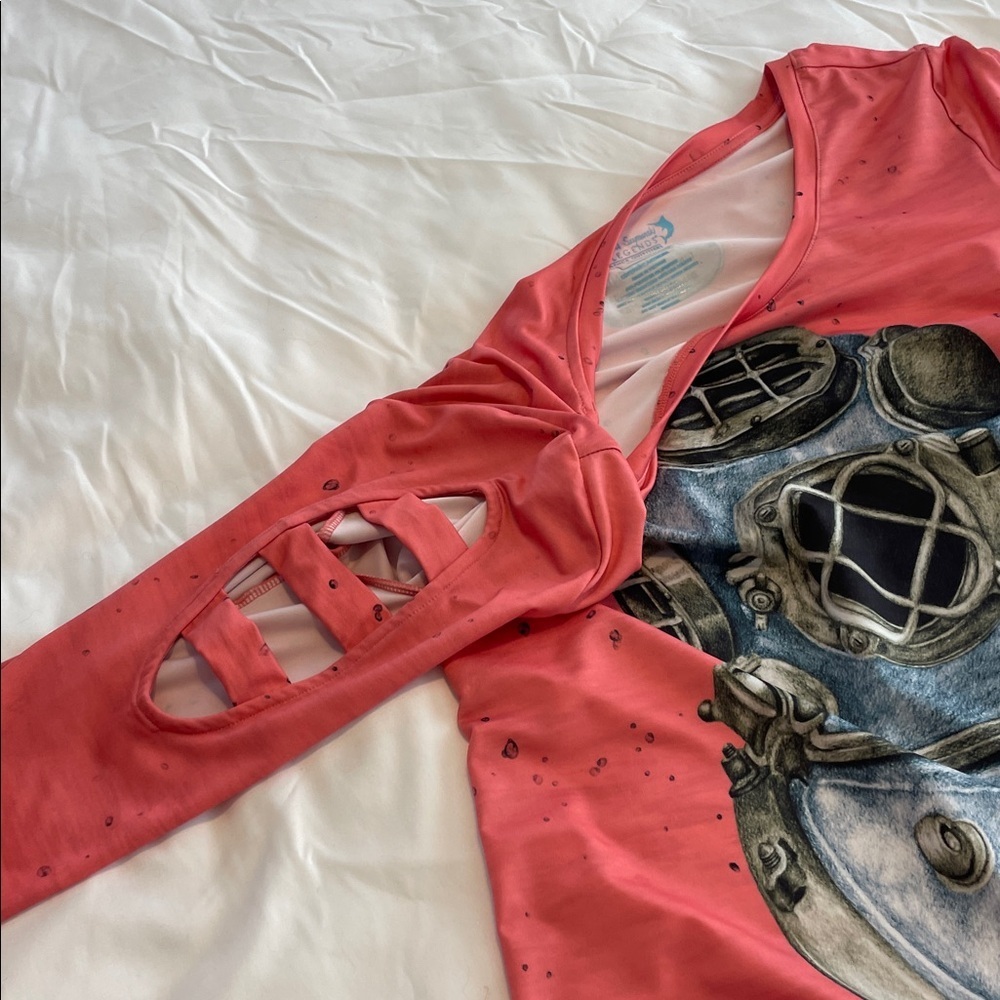 Reel Legends Coral Long Sleeve Tee with Diving Helmet Design - Picture 3 of 7